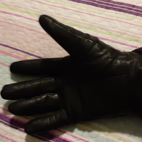 Ladies black leather dress gloves - Picture 6 of 16
